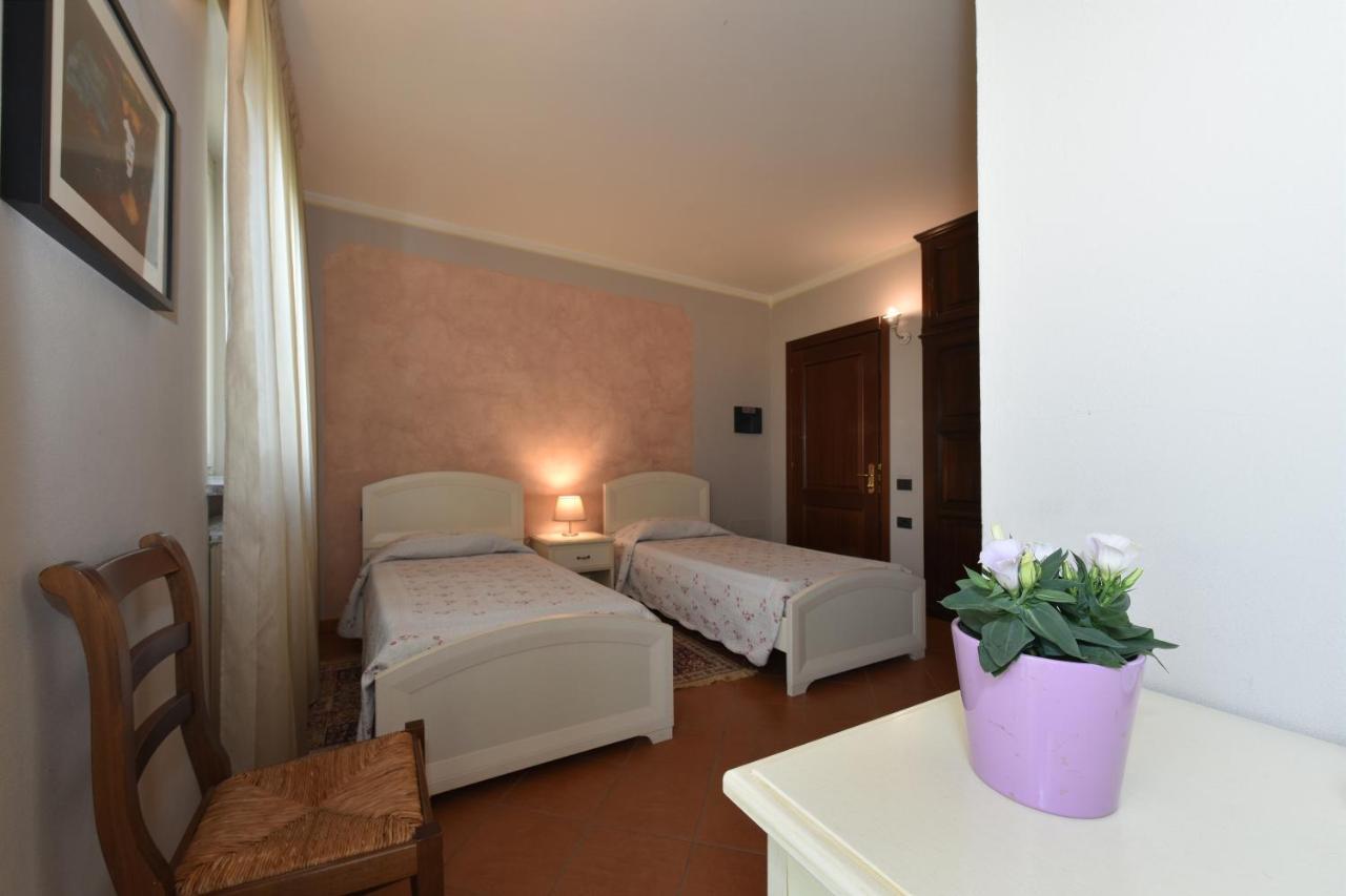 Hotel Ristorante Borgovecchio Montegrosso dʼAsti Exterior foto