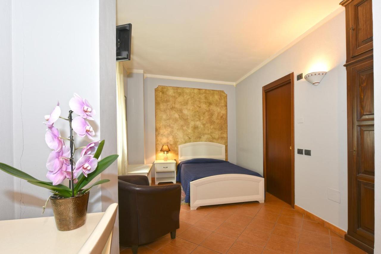 Hotel Ristorante Borgovecchio Montegrosso dʼAsti Exterior foto